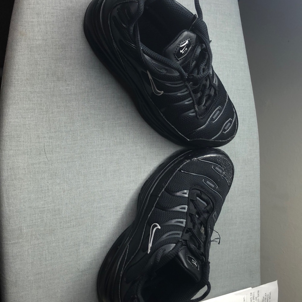 Shoes - Picture 3 of 4